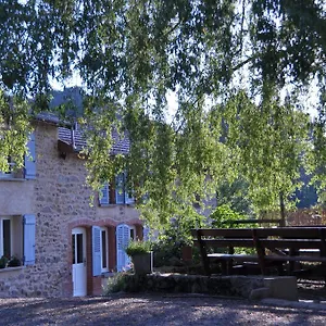 la-ferme-aux-abeilles.hotels-rhonealpes.com/